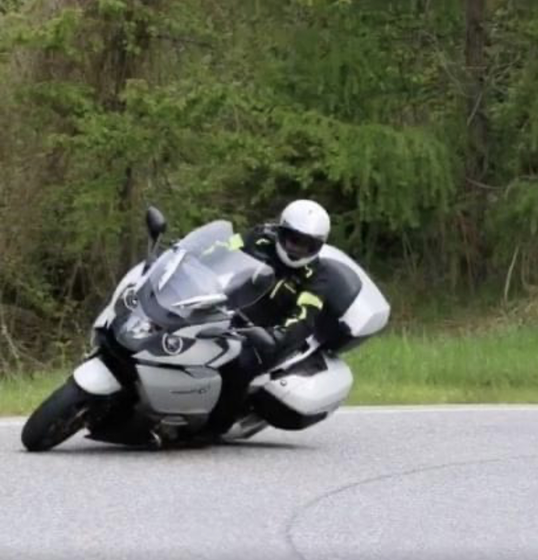 ABCD Fahrschule Winterthur Roller und Motorrad Frühlings erwachen Warm up Kurventrainingskurs und Bremstechnik Kurs 